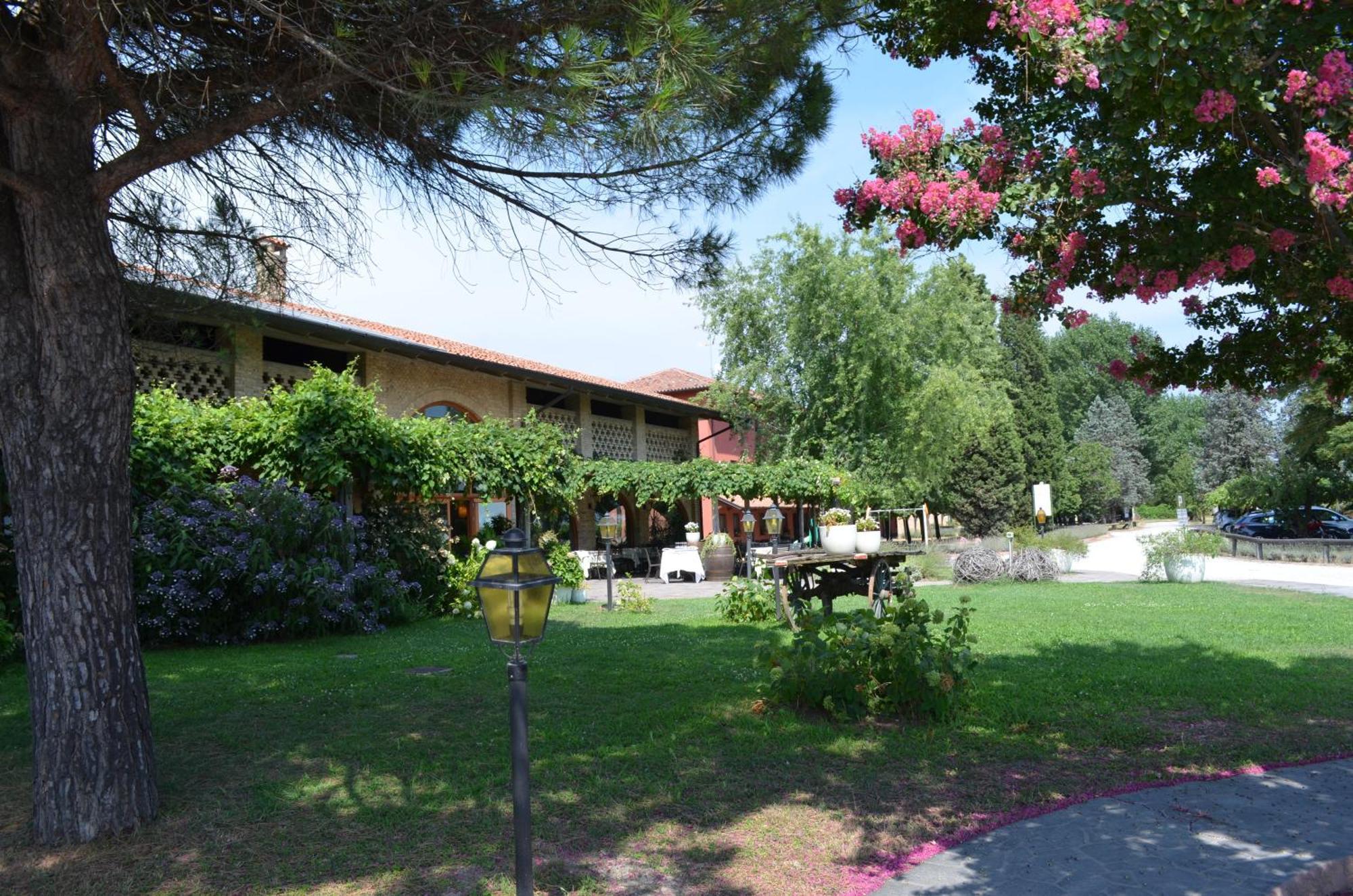 Agriturismo Isola Augusta 帕拉佐罗德罗斯泰尔 外观 照片
