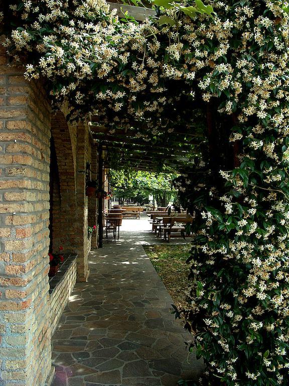 Agriturismo Isola Augusta 帕拉佐罗德罗斯泰尔 外观 照片