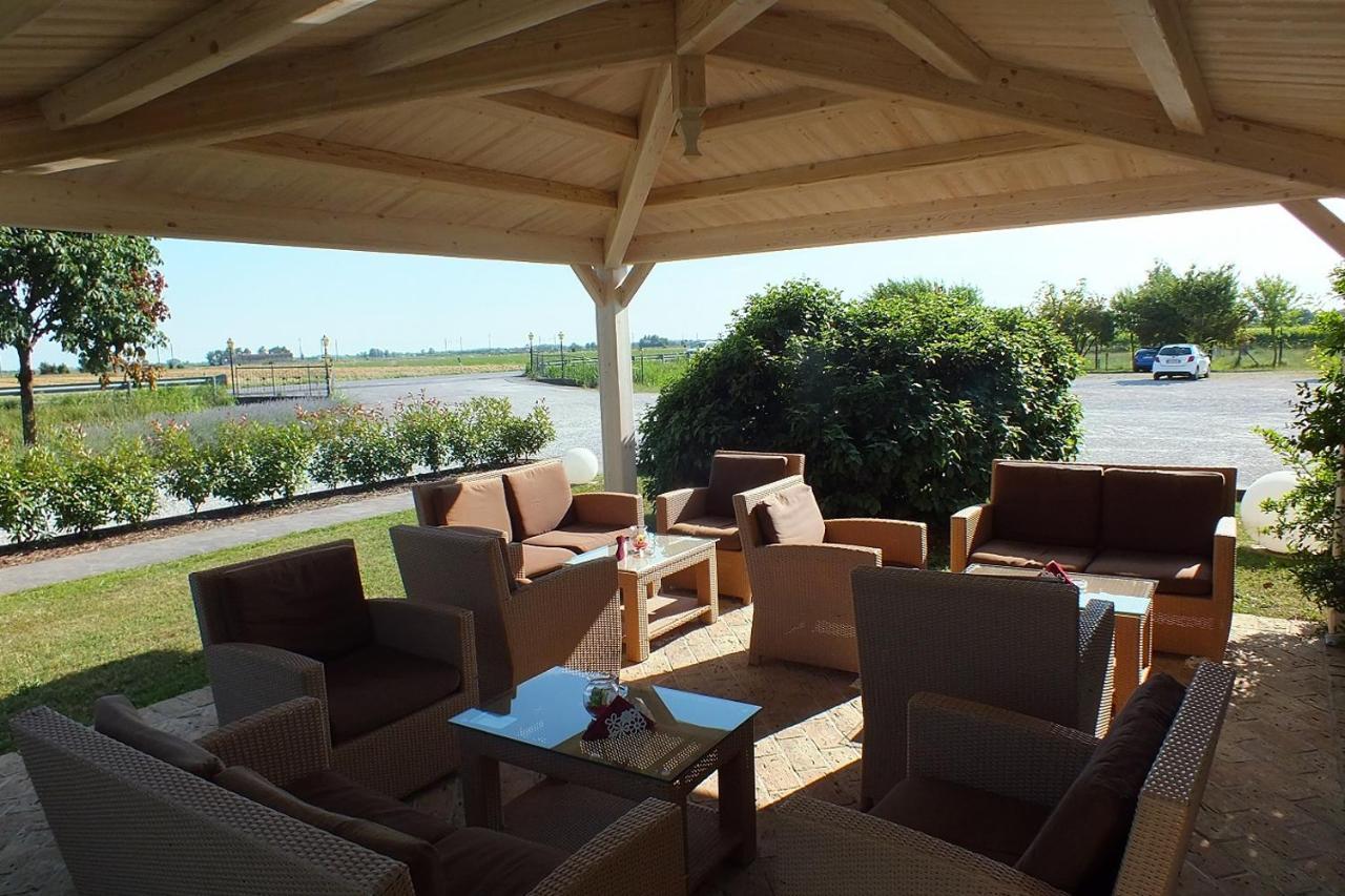 Agriturismo Isola Augusta 帕拉佐罗德罗斯泰尔 外观 照片
